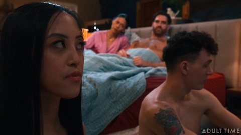 MommysBoy.25.06.18.Dana.Vespoli.Alexia.Anders.Bedtime.Fun.For.The.Whole.Fam.XXX.1080p.mp4_snap...jpg