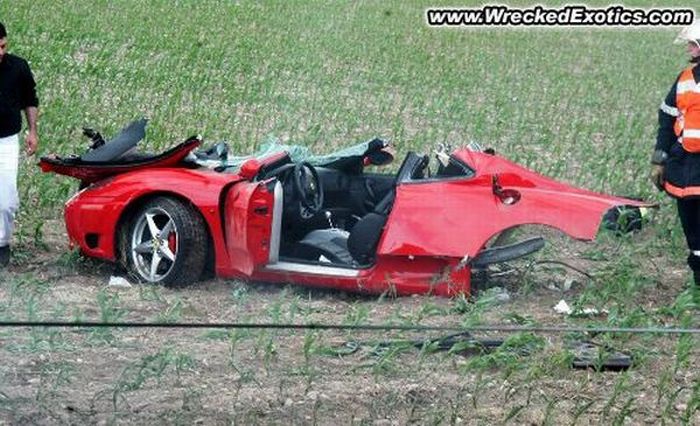 spectacular_supercar_crashes_02.jpg