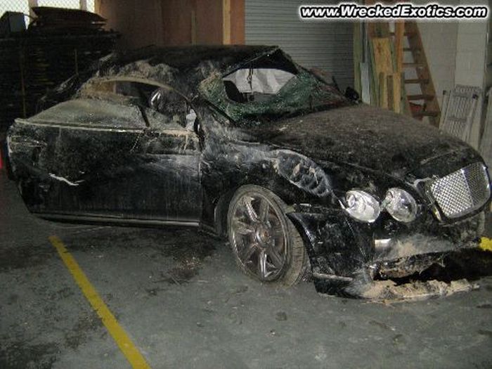 spectacular_supercar_crashes_07.jpg