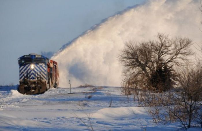 snow_blower_train_12.jpg