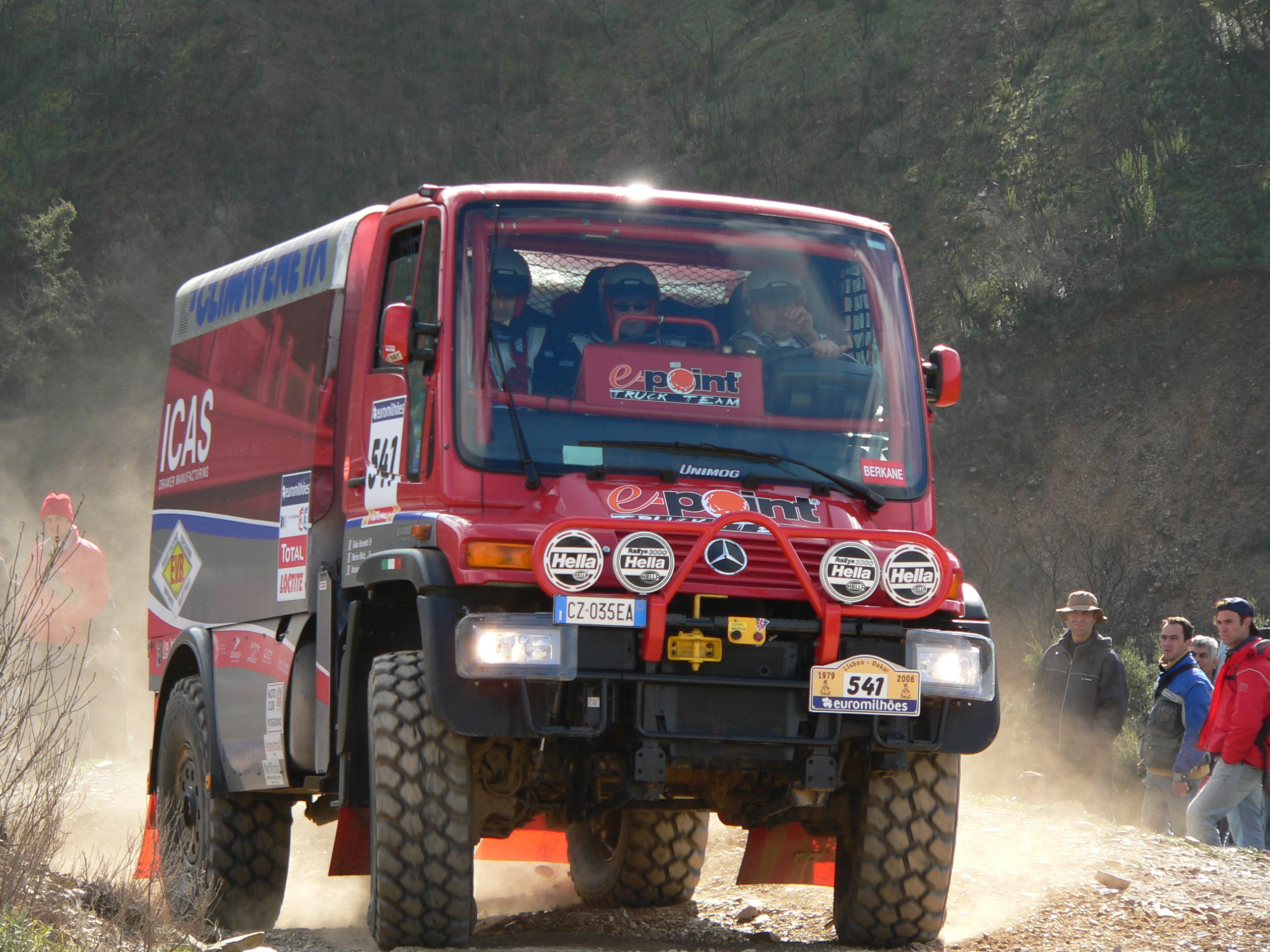 Unimog_u500_dakar_2006.jpg