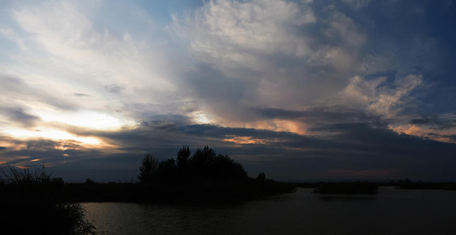 Hide_behind_the_clouds_by_krokostamas.jpg